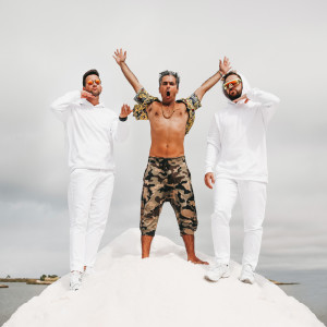 Listen to Sal Grosso song with lyrics from Tio Jel