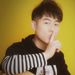 Dengarkan lagu 如果 纯音乐 (其他) nyanyian 王然 dengan lirik
