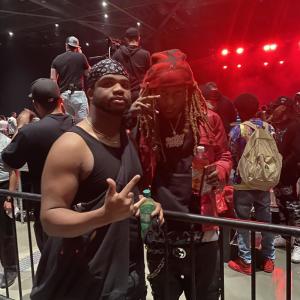 ดาวน์โหลดและฟังเพลง rest easy snot (Explicit) พร้อมเนื้อเพลงจาก BLUUTO