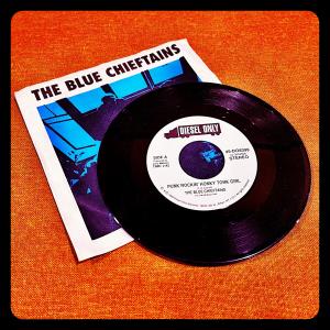 收聽Tim Carroll的The Blue Chieftains 1989 (Side A) Punk Rockin' Honky Tonk Girl歌詞歌曲