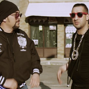 ดาวน์โหลดและฟังเพลง Хвани ме, ако можеш พร้อมเนื้อเพลงจาก Ilian Boyd