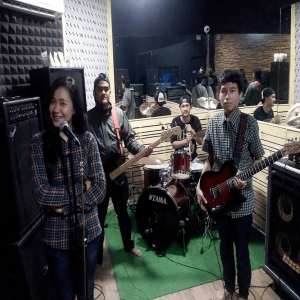 Listen to Haruskah song with lyrics from The Fairies