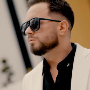 Blondu de la Timisoara的專輯Fac ce vreau (feat. Nicolae Guta)
