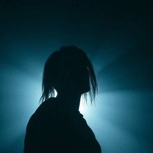 收听Clovers的Tell Me歌词歌曲