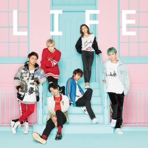 ดาวน์โหลดและฟังเพลง LIFE พร้อมเนื้อเพลงจาก AAA