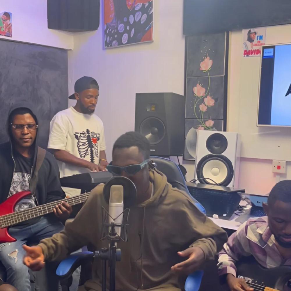 Be yourself live (feat. Afrolab) (Live)