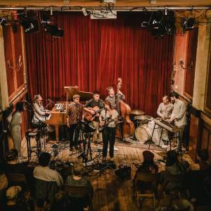 default playlist img