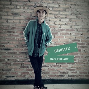 ดาวน์โหลดและฟังเพลง Bersatu พร้อมเนื้อเพลงจาก Baguskhare