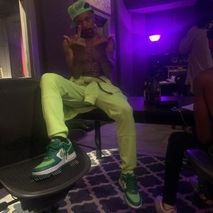 default playlist img