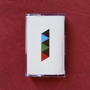 收聽Luke Nigro的Triangles歌詞歌曲