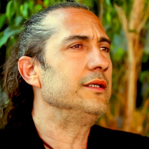 Listen to Iğdır'ın Al Alması song with lyrics from Kiraç