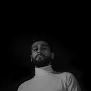 ดาวน์โหลดและฟังเพลง Ты беспощадна พร้อมเนื้อเพลงจาก JONY