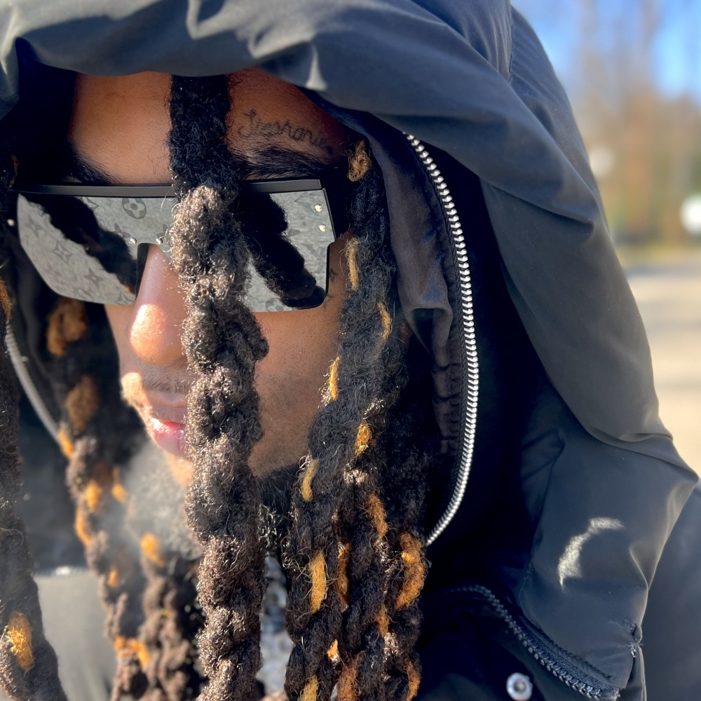 Skinnyasshit (Explicit)