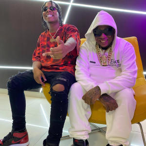 收聽Eguwop的BENOVA (feat. Japanese) (Explicit)歌詞歌曲