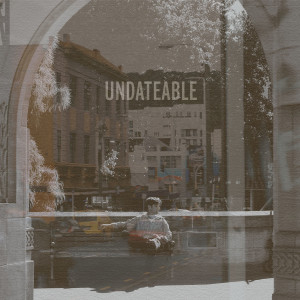 ดาวน์โหลดและฟังเพลง Undateable พร้อมเนื้อเพลงจาก Hunter Davison
