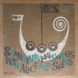 收聽Svend Asmussen的Loves Me - Loves Me Not (Kullerullvisan)歌詞歌曲