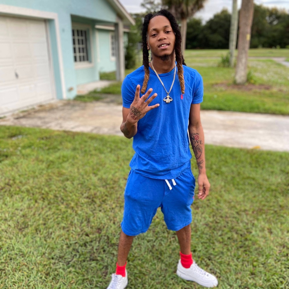 Get Sumn (feat. Lil Dee) (Explicit)