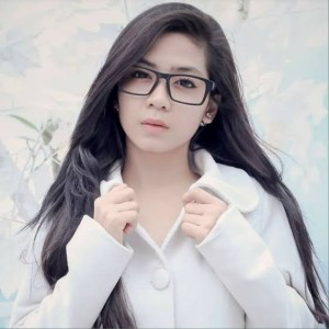 收听Kiki Anggun的lunsete janji suci歌词歌曲