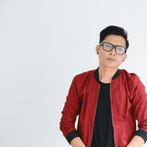 Listen to Umur Tinggal Sehari song with lyrics from Davit Harun