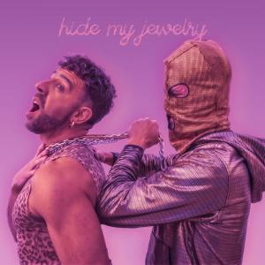 收聽Wolf and Love的Hide My Jewelry歌詞歌曲