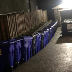 收聽William Hunt的we grow from it歌詞歌曲