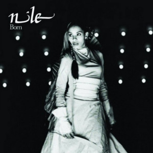 ดาวน์โหลดและฟังเพลง Kiss Me พร้อมเนื้อเพลงจาก Nile