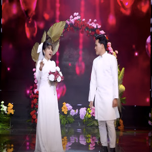 Listen to Tròn Câu Hẹn Ước song with lyrics from Xuân Diễm