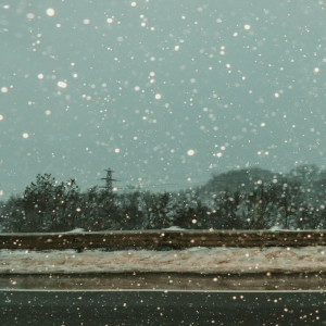ดาวน์โหลดและฟังเพลง Hugging and winter are the same thing พร้อมเนื้อเพลงจาก Romantic Cheese