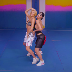 ดาวน์โหลดและฟังเพลง Bye Bye พร้อมเนื้อเพลงจาก Tayna