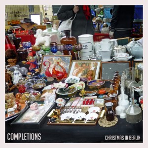 ดาวน์โหลดและฟังเพลง Christmas in Berlin พร้อมเนื้อเพลงจาก Completions