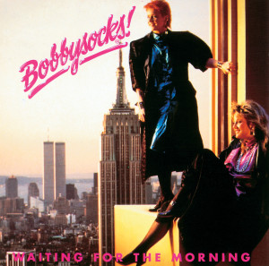 ดาวน์โหลดและฟังเพลง Working Heart พร้อมเนื้อเพลงจาก Bobbysocks