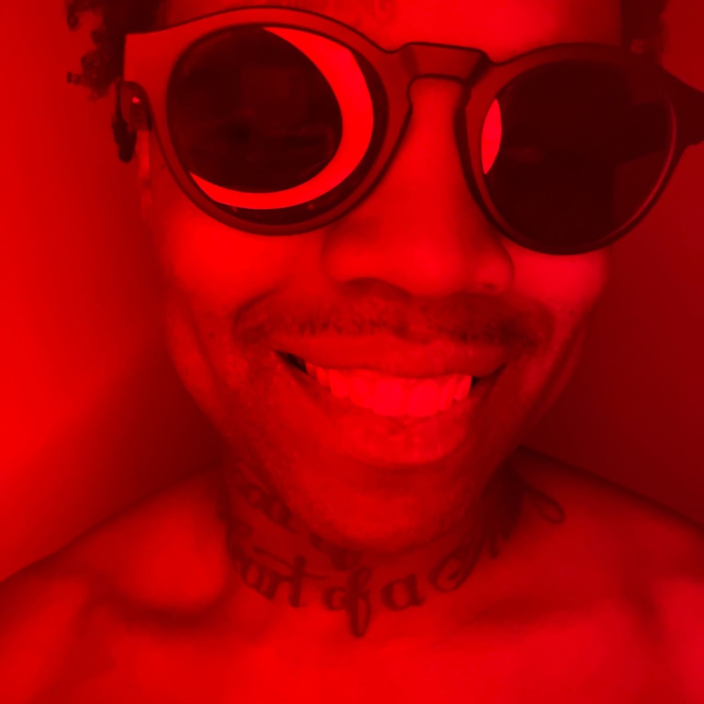 ELEPHANT IN THE ROOM (feat. SWAGG McGHEE) (Explicit)