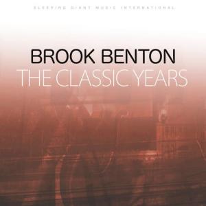 ดาวน์โหลดและฟังเพลง Hold Me Thrill Me Kiss Me พร้อมเนื้อเพลงจาก Brook Benton