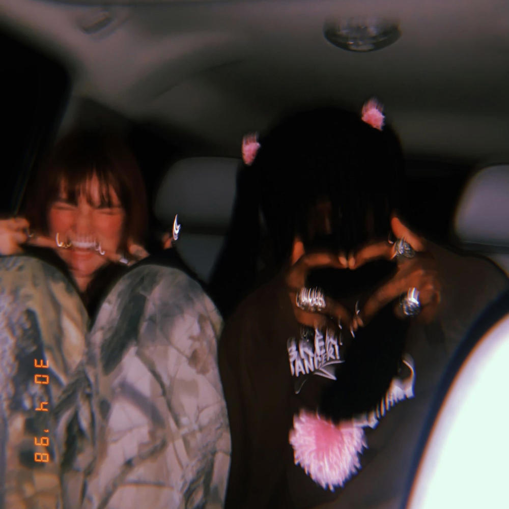 KAUTION+•. (Explicit)