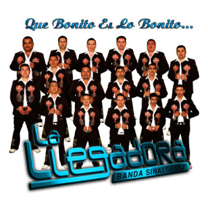 ดาวน์โหลดและฟังเพลง Aqui En Mi Cama พร้อมเนื้อเพลงจาก La Llegadora Banda Sinaloense