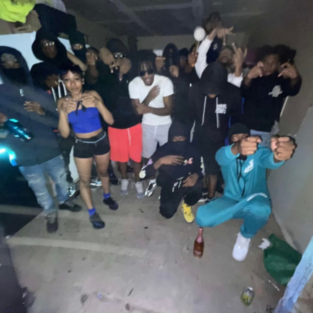I WANT U (feat. Niah G) (Explicit)