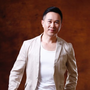 Listen to 平凡英雄 (伴奏) song with lyrics from 金波