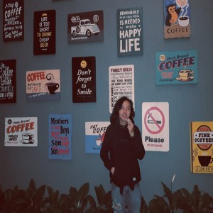 Listen to Wanita Hebat song with lyrics from Rai Novin