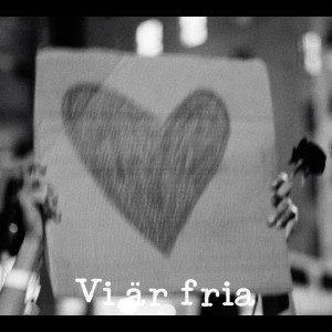ดาวน์โหลดและฟังเพลง Vi är fria พร้อมเนื้อเพลงจาก Christoffer Lundquist