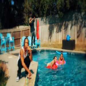 default playlist img