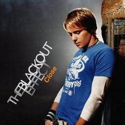 ดาวน์โหลดและฟังเพลง Close พร้อมเนื้อเพลงจาก The Blackout Effect