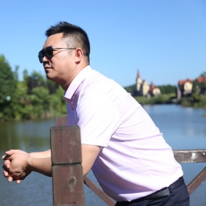 Listen to 如花梦想 (伴奏) song with lyrics from 夜生