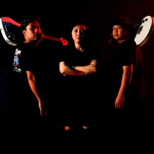 Dengarkan Titik Dua Bintang (feat. Angela & Anggi) (New Version) lagu dari Awan Astian dengan lirik