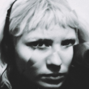 Listen to Aquilo Que Habito song with lyrics from Yma