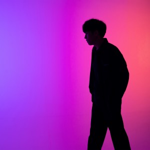 Dengarkan 사랑에게 (Dear Love) lagu dari O.WHEN (오왠) dengan lirik