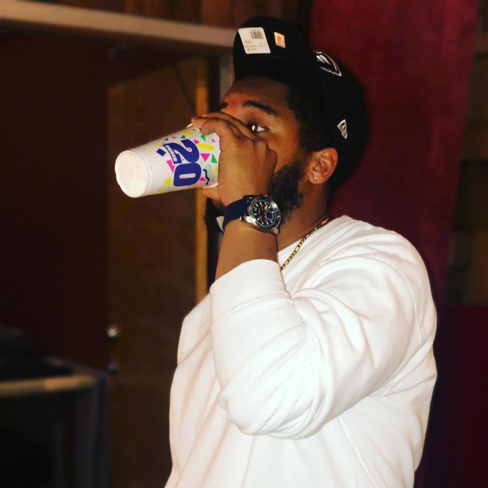 Broken Promise (feat. Guilly Out DA Woodz) (Explicit)