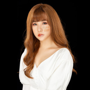 Listen to Cứ Thế Rời Xa song with lyrics from Yến Tatoo