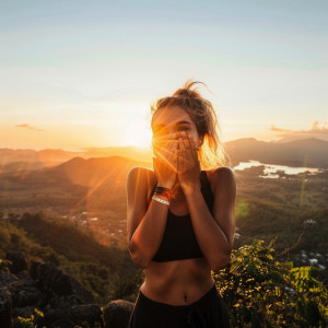 收聽Lucido的Clue歌詞歌曲