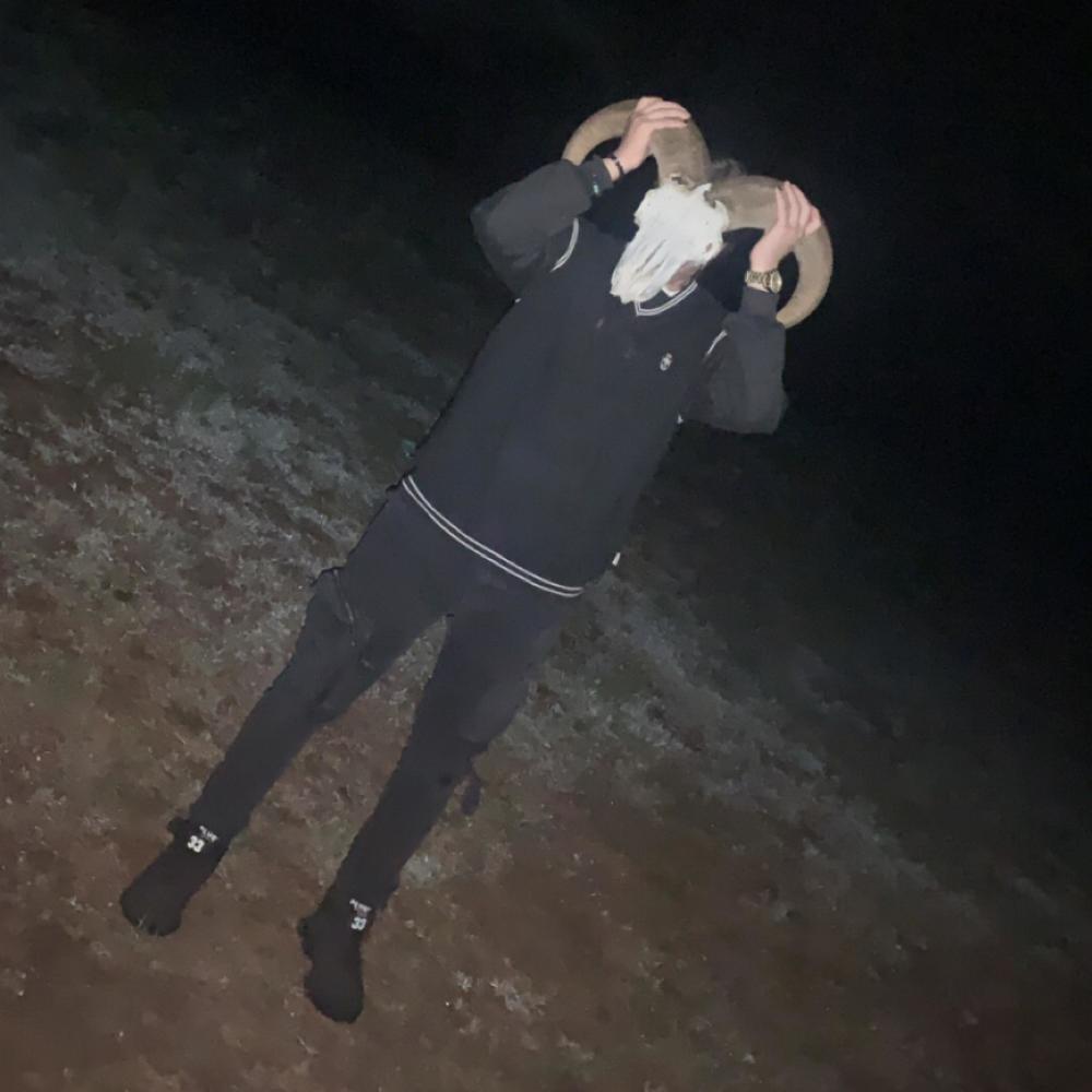 God status (feat. ZVMVCHI & Avoe8Ever) (Explicit)