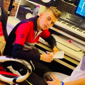 default playlist img